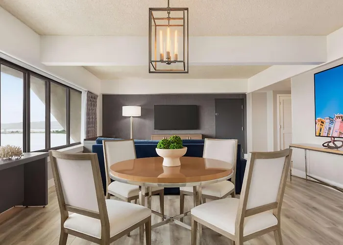 Ultimate Budget-Friendly Hotel Guide in SF Financial District